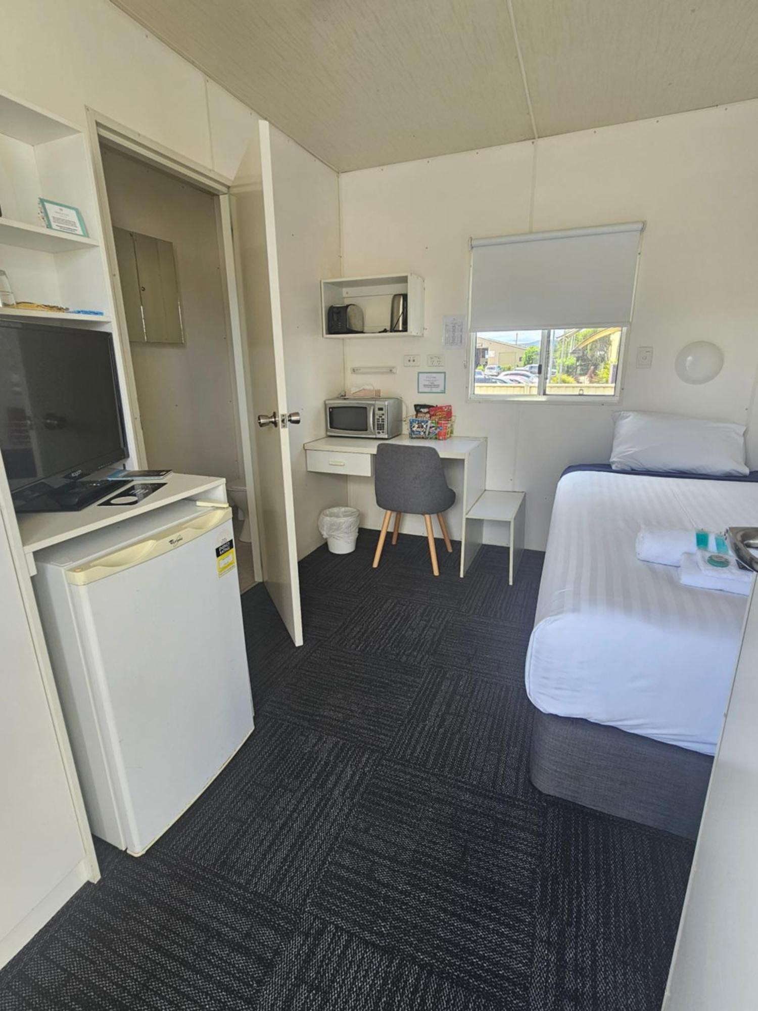 Hive Hotel, Moruya Exterior photo