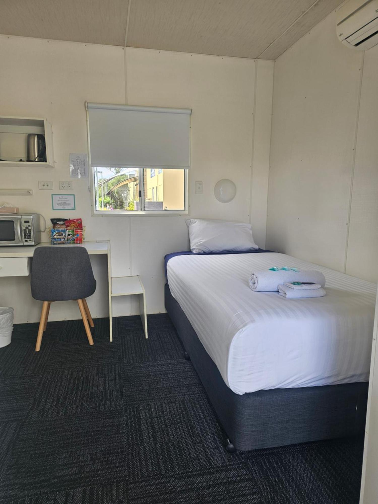 Hive Hotel, Moruya Exterior photo